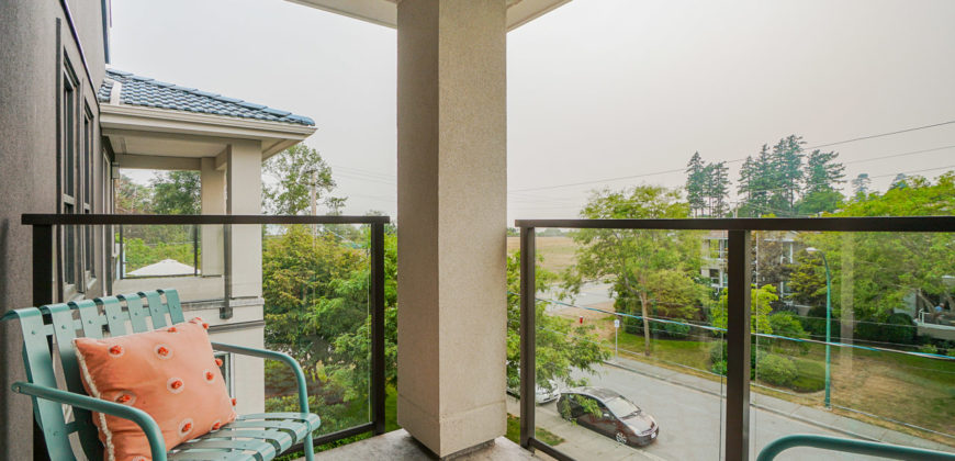 Beautiful Ocean View Condo in White Rock AVAILABLE NOW